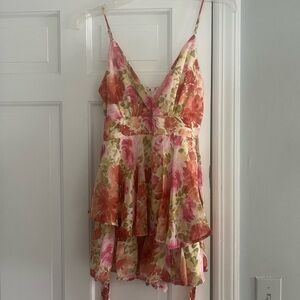 Cute floral dress!